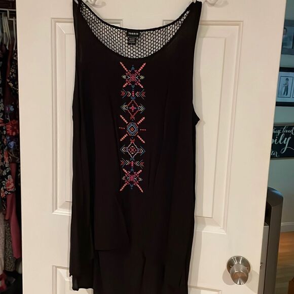 Torrid Aztec-y Flowy top 🌻 - Picture 2 of 9